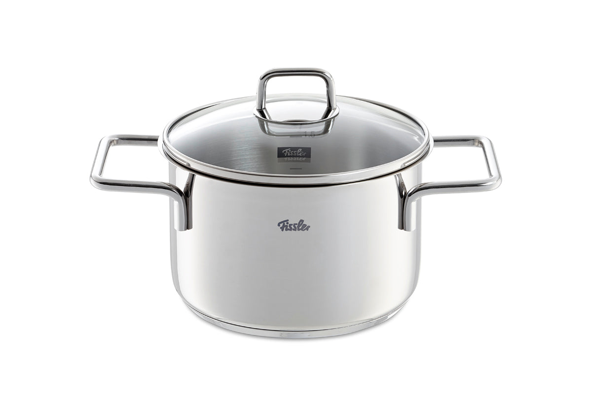 Fissler LumiTherm 5-teiliges Topfset mit Glasdeckeln, rostfreien Griffen, Fissler-Logo - zeitlose deutsche Qualität auf weißem Grund.