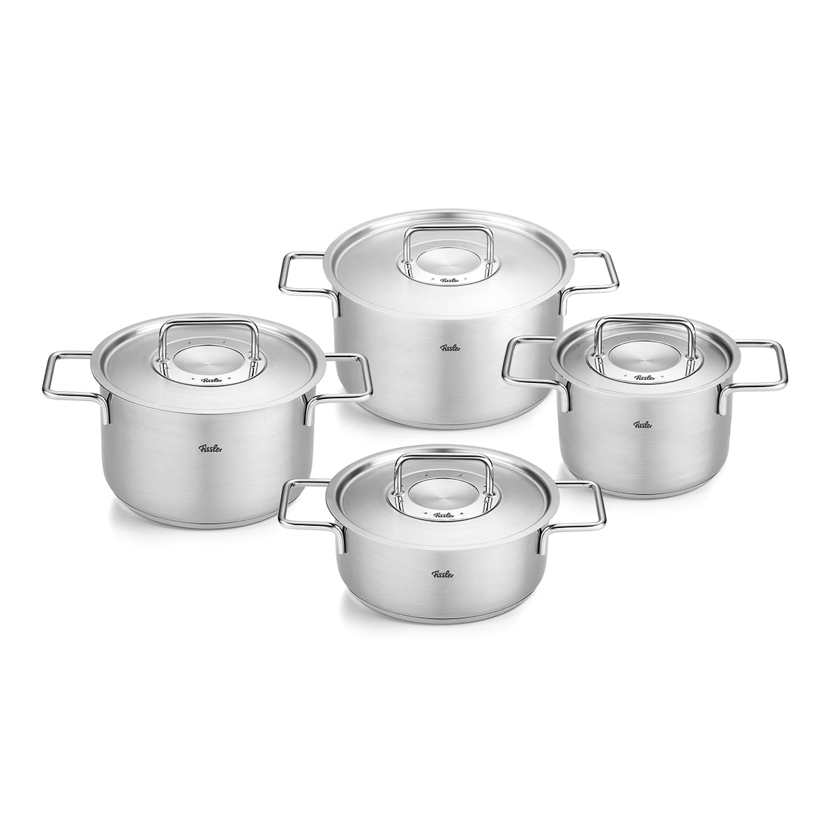 Fissler Pure Collection® 4-teiliges Topfset aus Edelstahl, Präzisionsfertigung in Deutschland, polierte Oberfläche, auf weißem Grund.