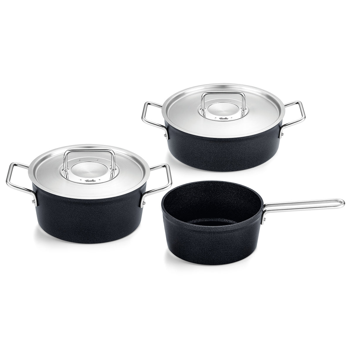 Fissler Adamant® 3-teiliges Topfset mit Metalldeckeln - präzise in Deutschland hergestellt, langlebige Antihaftbeschichtung - auf weißem Hintergrund.