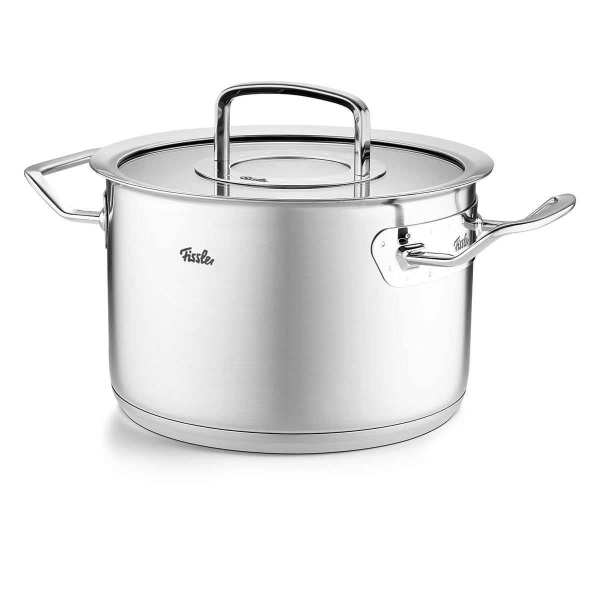 Erleben Sie den Fissler Original-Profi Collection® Kochtopf: Induktionsgeeignet, langlebige Griffe, Glasdeckel und das ikonische Logo - Made in Germany.