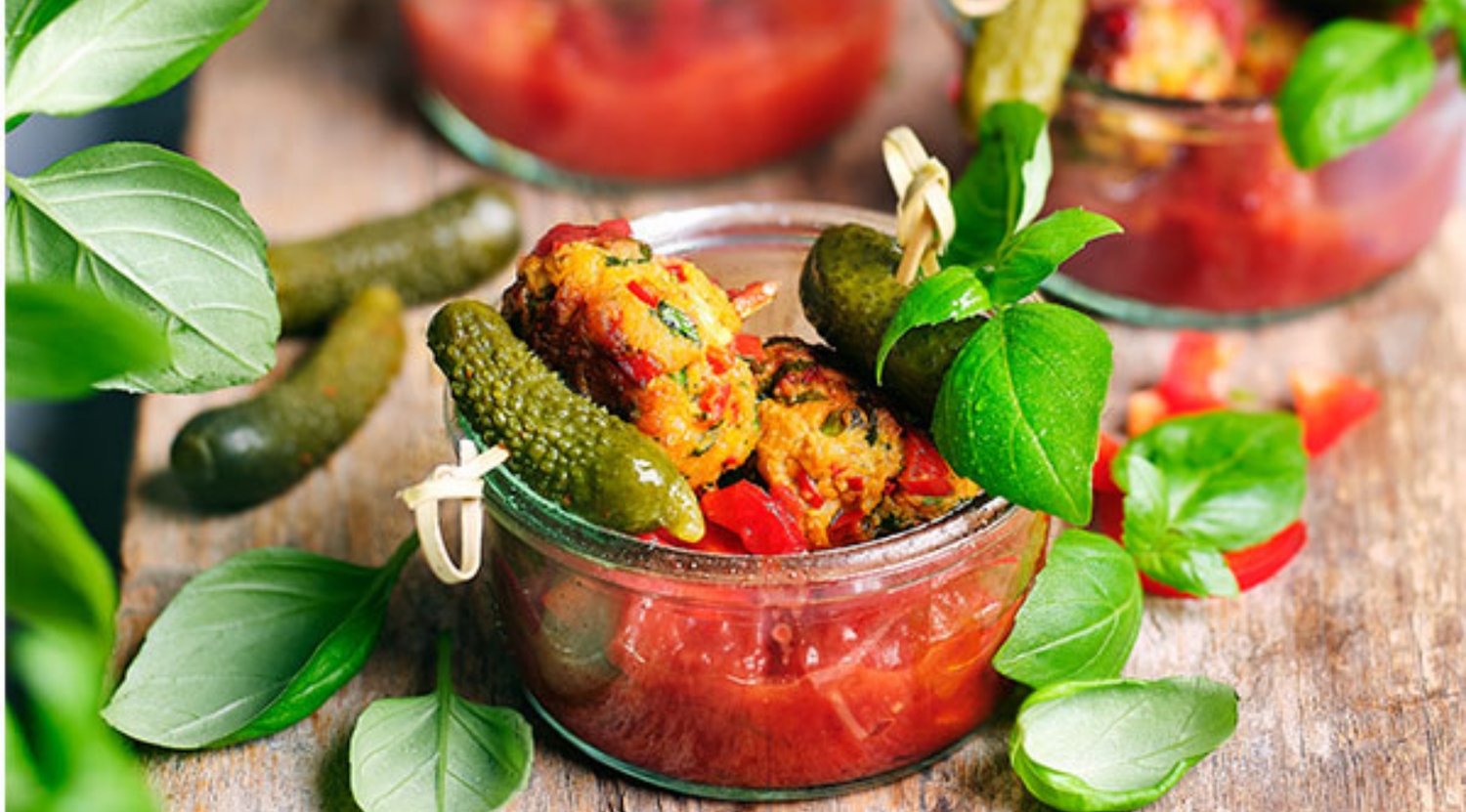 gemuesebaellchen-spiesse-mit-cranberry-tomaten-dip
