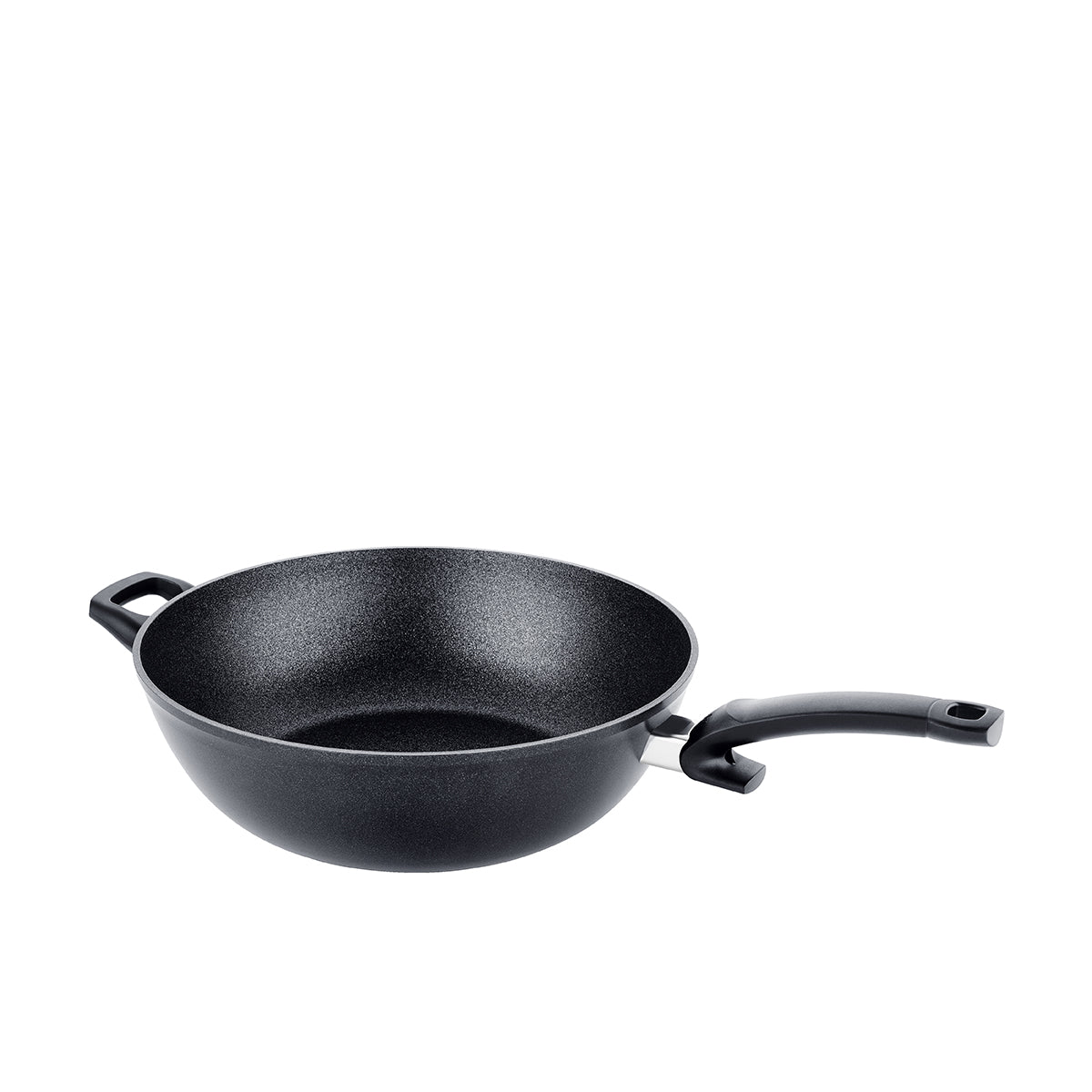 Fissler Adamant® Wok mit langlebiger Antihaftbeschichtung, strukturierter Innenseite, kurzen und langen Griffen. Präzisionsgefertigt in Deutschland.