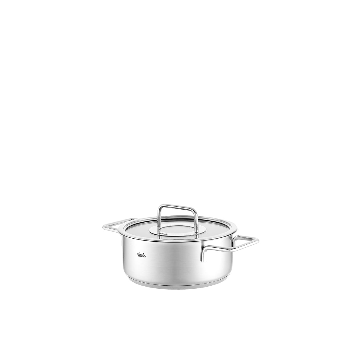 Fissler Pure Collection Bratentopf mit Glasdeckel-moderne deutsche Technik, Edelstahl, zwei Griffe, auf weißem Hintergrund.
