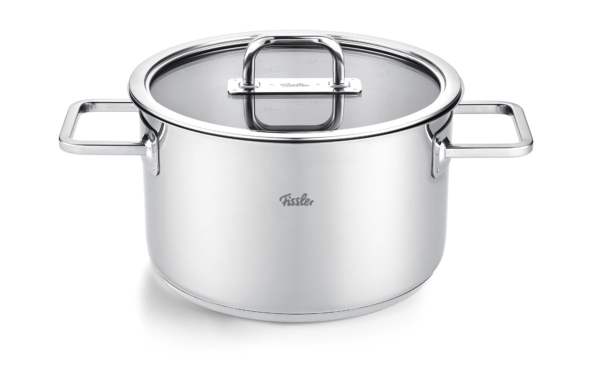 Viseo® Pro Kochtopf: hochwertiger Edelstahl, Glasdeckel, eckige Griffe. Fissler-Logo, "Made in Germany", zeitloses Design.