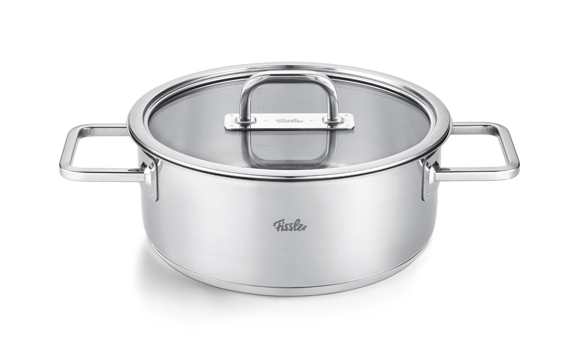 Fissler Viseo® Pro 5-teiliges Topfset aus Edelstahl mit Glasdeckeln und ergonomischen Griffen, Fissler-Logo sichtbar, auf weißem Hintergrund.