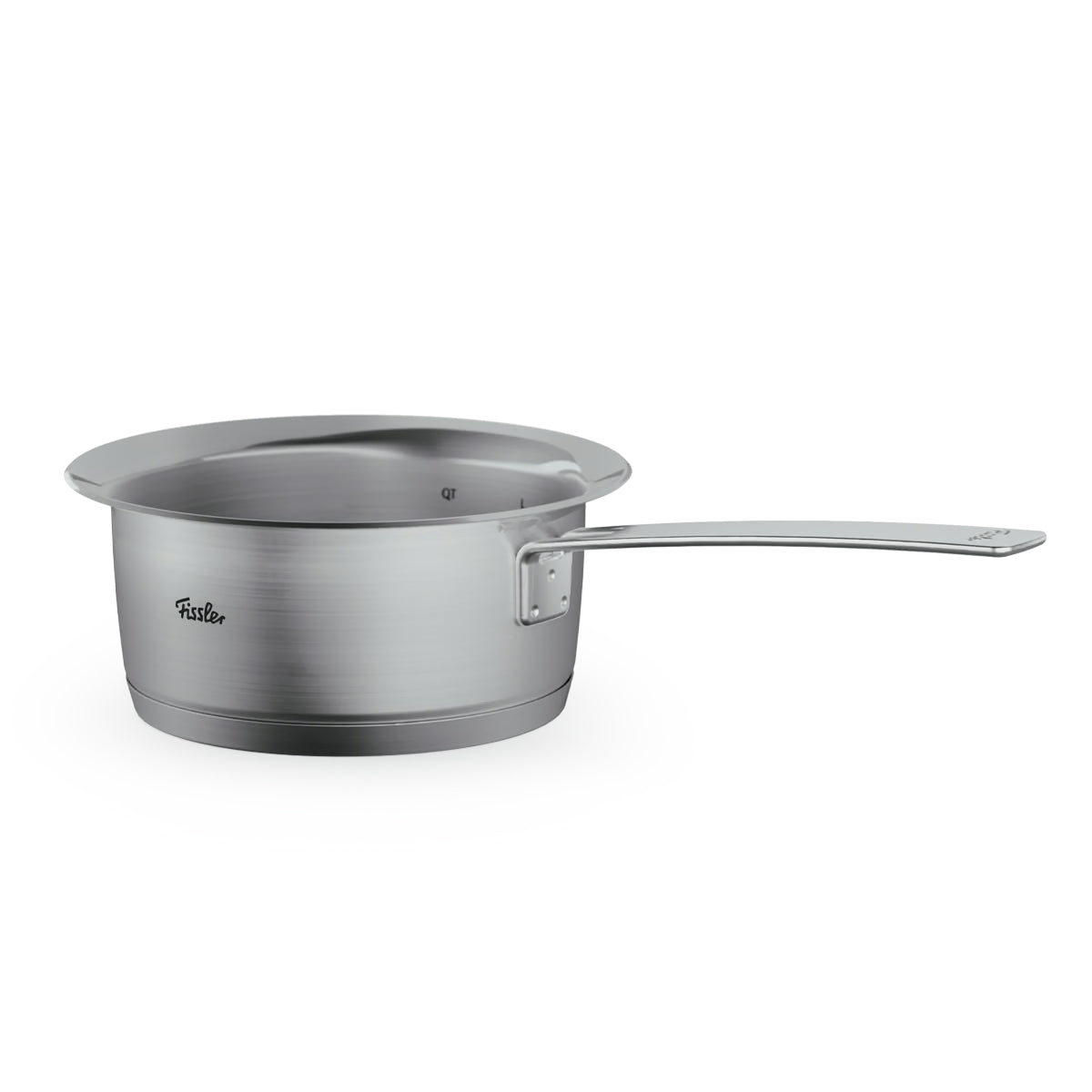 Fissler Phi Collection® Edelstahl-Stielkasserolle, breiter, nach außen gewölbter Rand, langer Griff, Seitenansicht. Präzisionsgefertigt in Deutschland.