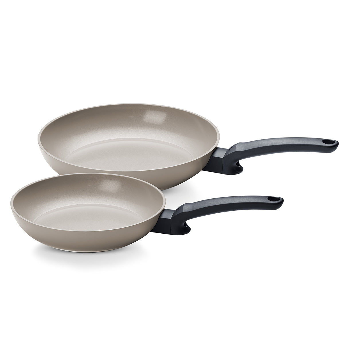 Fissler Ceratal® Evo Classic 2-teiliges Pfannenset (24 & 28 cm), beige keramische Antihaftbeschichtung, schwarze Griffe. Deutsche Präzisionsqualität.