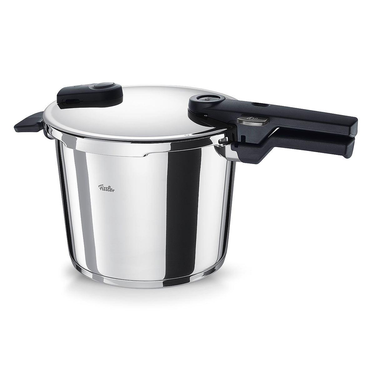 Fissler Vitaquick® Schnellkochtopf: Präzisionsgefertigter Schnellkochtopf aus Edelstahl 18/10 mit schwarzen Griffen, auf weißem Grund.