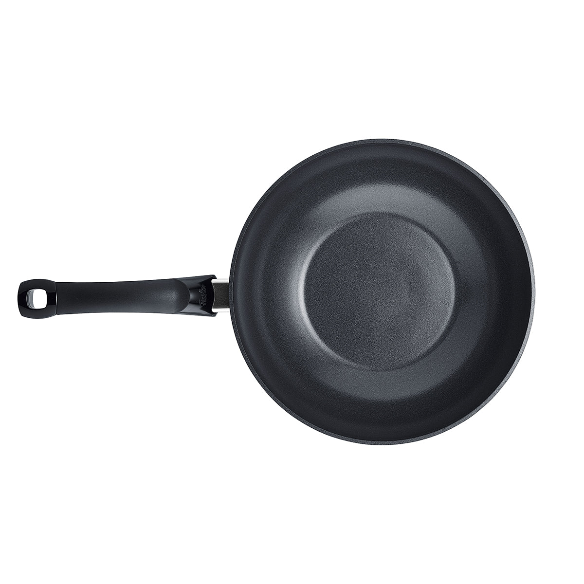 Fissler Ceratal® Wokpfanne Orbitschwarz 28cm, Draufsicht; schlanker schwarzer Wok mit langem Griff, keramikbeschichtet, PTFE-frei.
