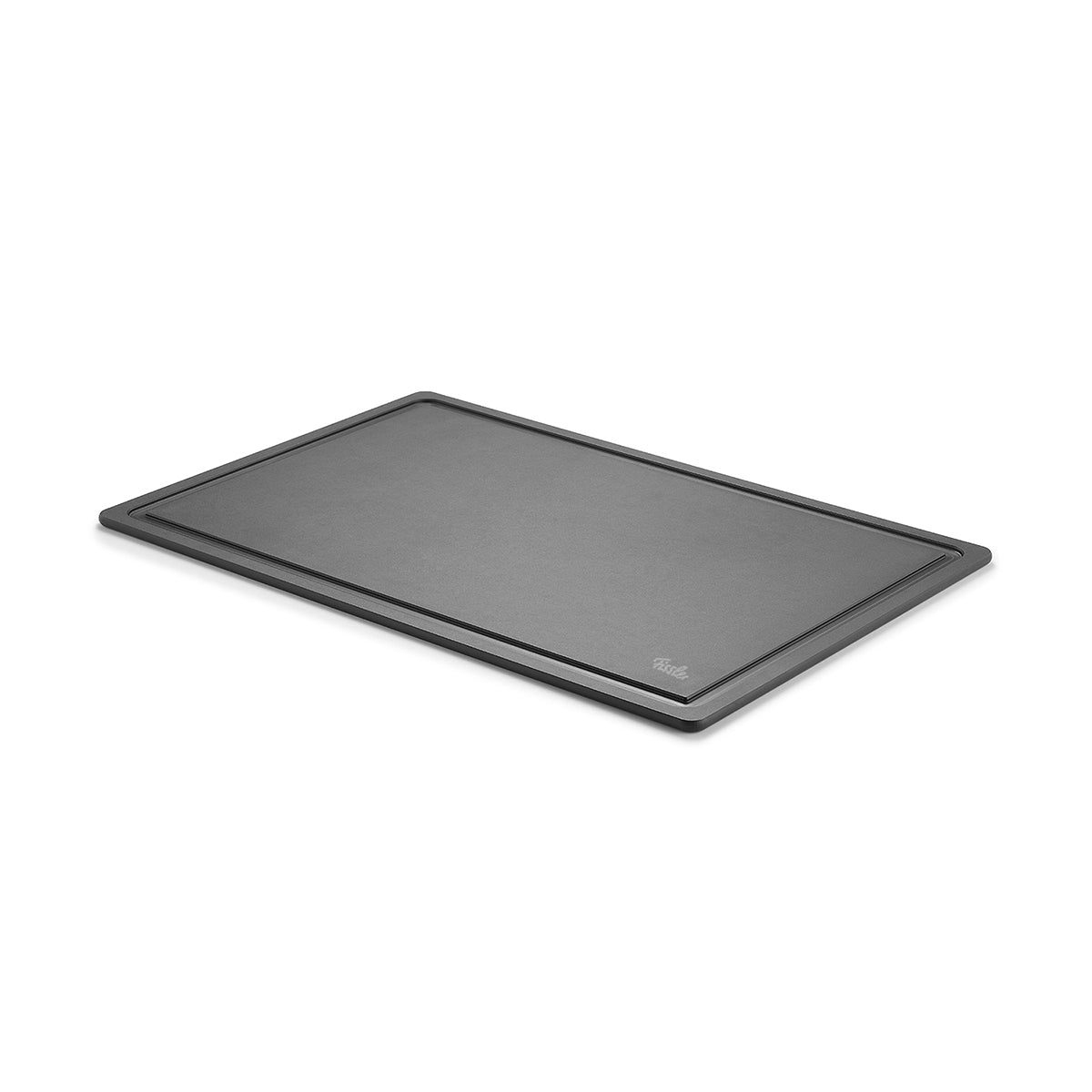 Fissler Schneidbrett Zellulose 44,5x29,5 cm Dunkelgrau, modern mit Saftrille, antibakteriell und Logo. Schräg auf Weiß.