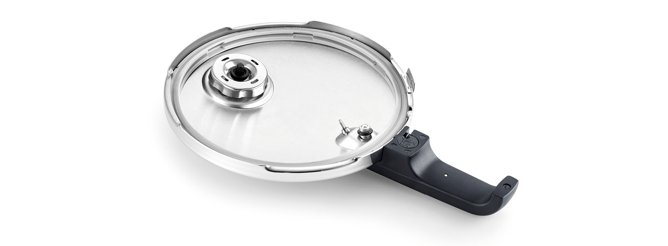Fissler Schnellkochtopfdeckel aus Edelstahl mit ergonomischem schwarzem Griff, Präzisionsdichtungsring und innovativem Dampfablassventil.