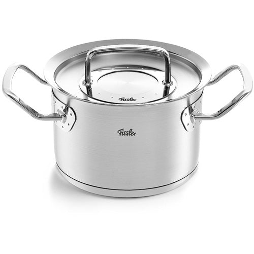 Fissler Original-Profi Collection® 16 cm Edelstahldeckel mit ergonomischen Seitengriffen, abgebildet in weiß. Qualität Made in Germany.