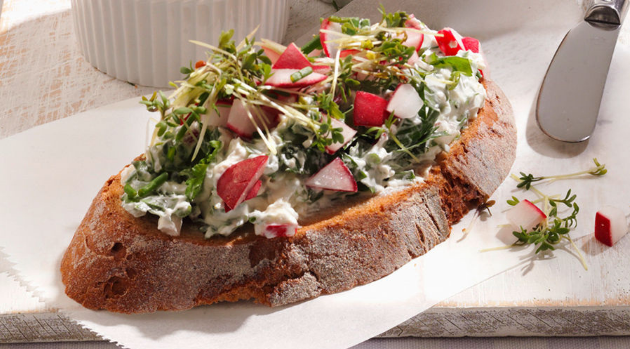 gruene-kraeuter-frischkaese